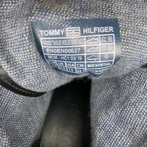 Tommy Hilfiger Patted Tongue Heeled Duck Boot - Picture 4 of 4